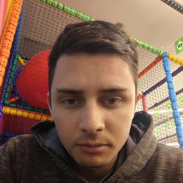 Foto de Thiago Fogaça, desenvolvedor Java Backend